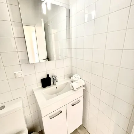 Apartment Noor Modern Lend Parking Option *
